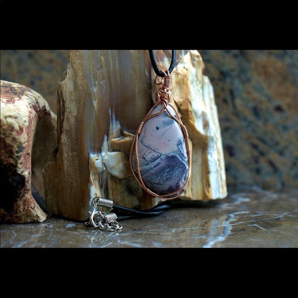 Porcelain jasper OOAK necklace wire wrapped in copper - Picture 2 of 3